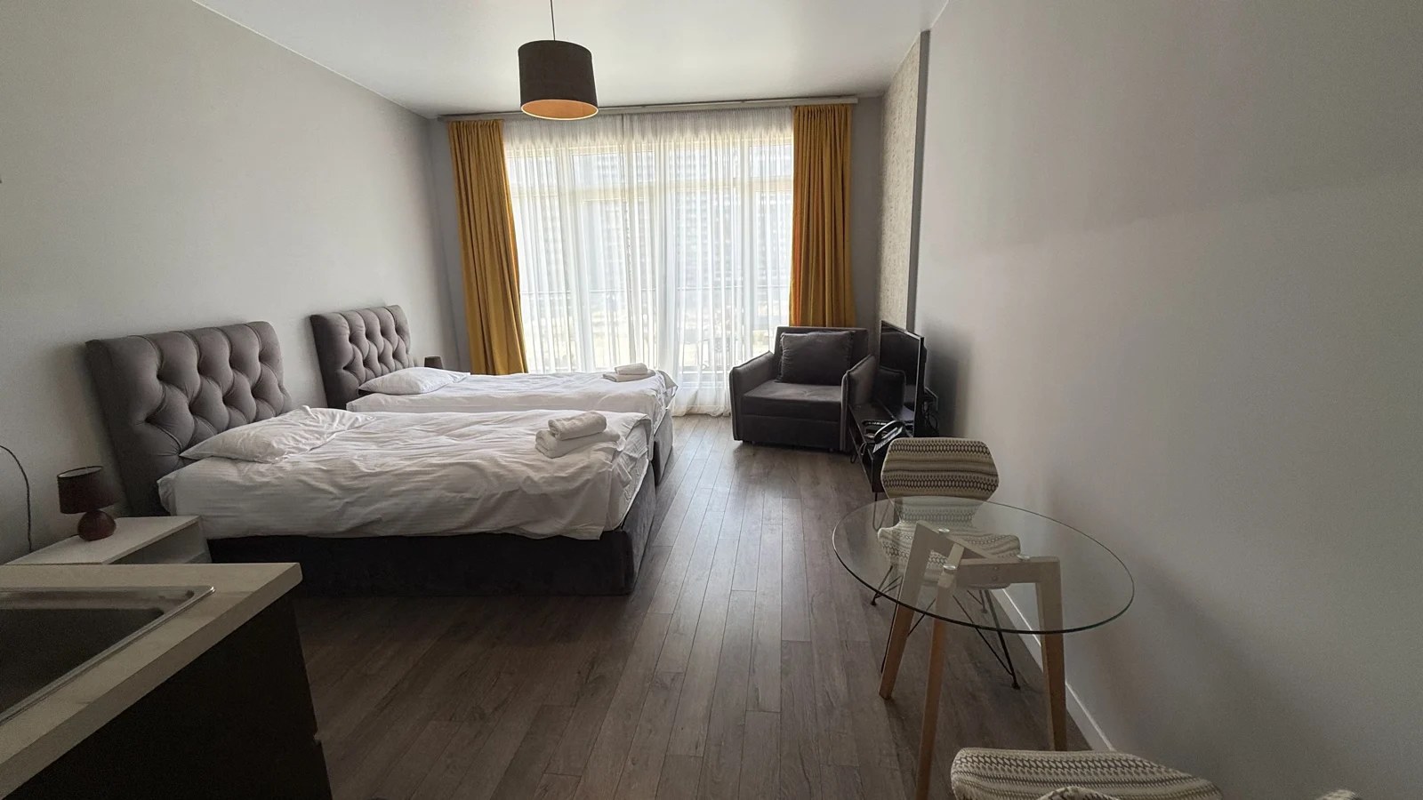 Apartment F 408