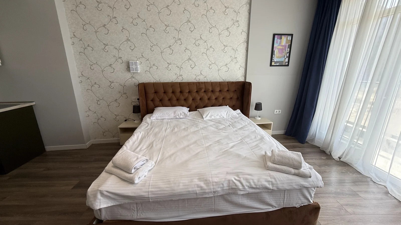 Living and sleeping area · F 410 · 2