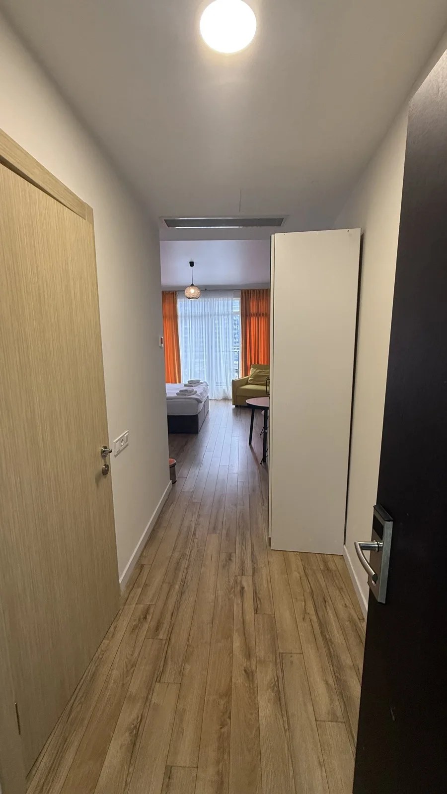 Entrance and hallway · F 508 · 10
