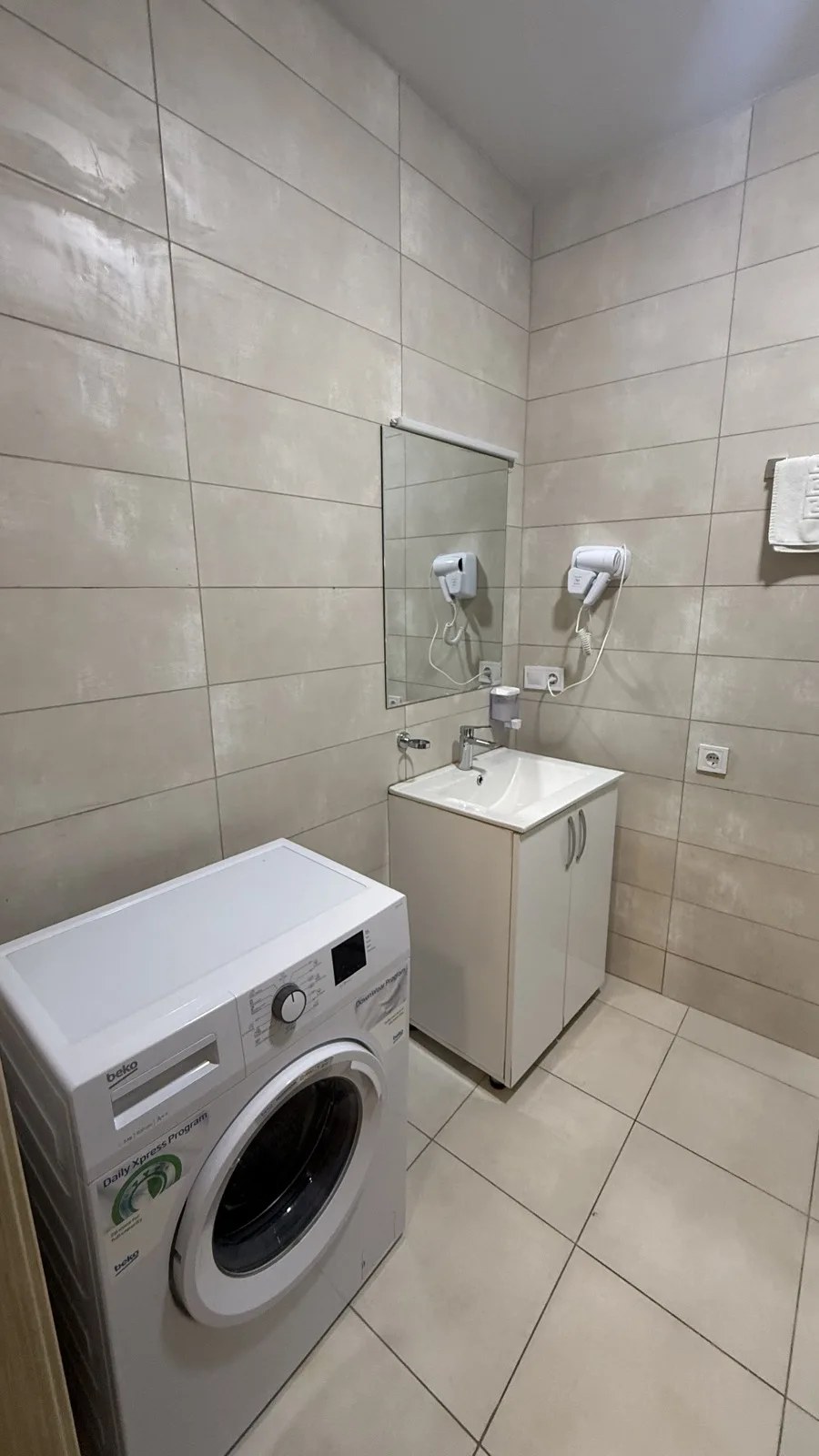 Bathroom · F 508 · 7