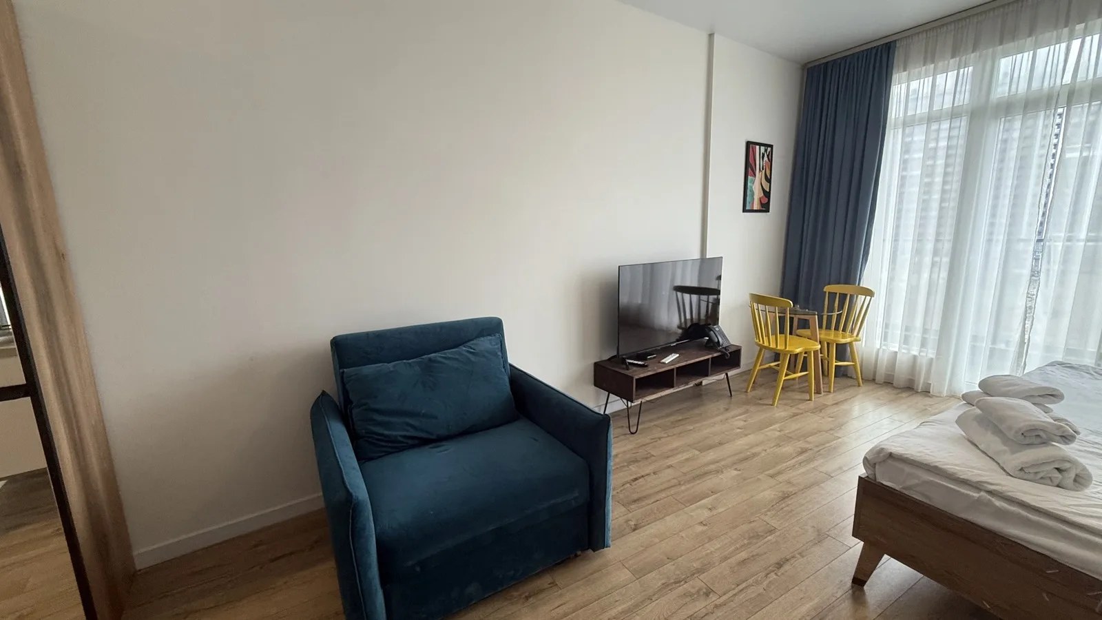 Living and sleeping area · F 509 · 7